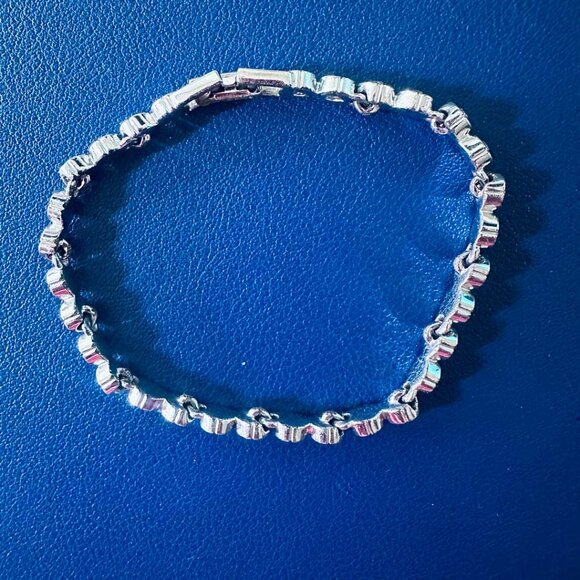7" Vintage Swarovski Tennis Bracelet. Sparkly Austrian Bezel Set Crystals. - Picture 1 of 5